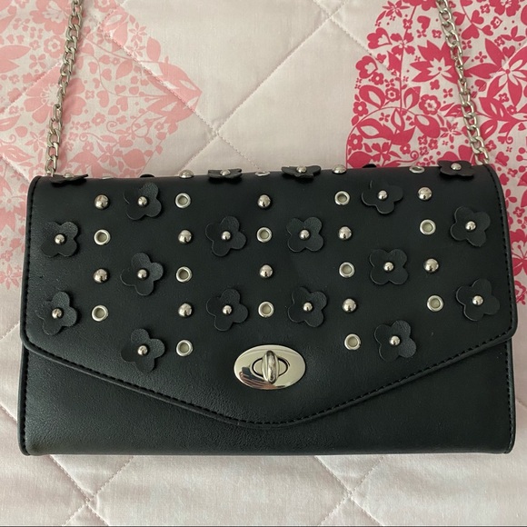 Catherine Malandrino Black Floral Appliqué Crossbody & Clutch - Picture 2 of 12